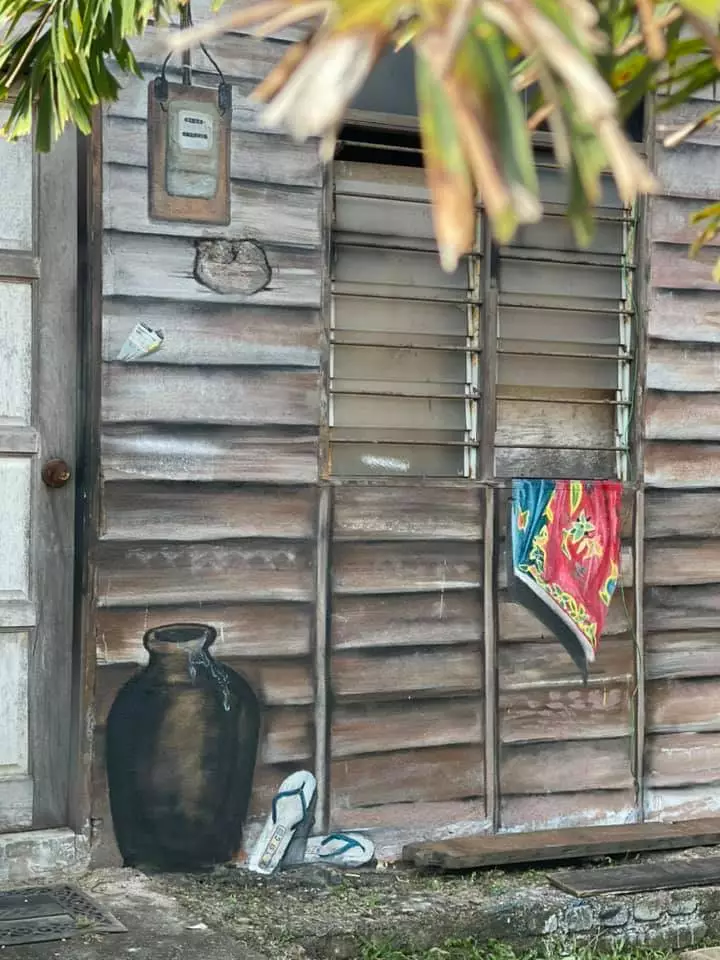 pria bikin rumah kayu © 2021 Facebook pria bikin rumah kayu © 2021 Facebook