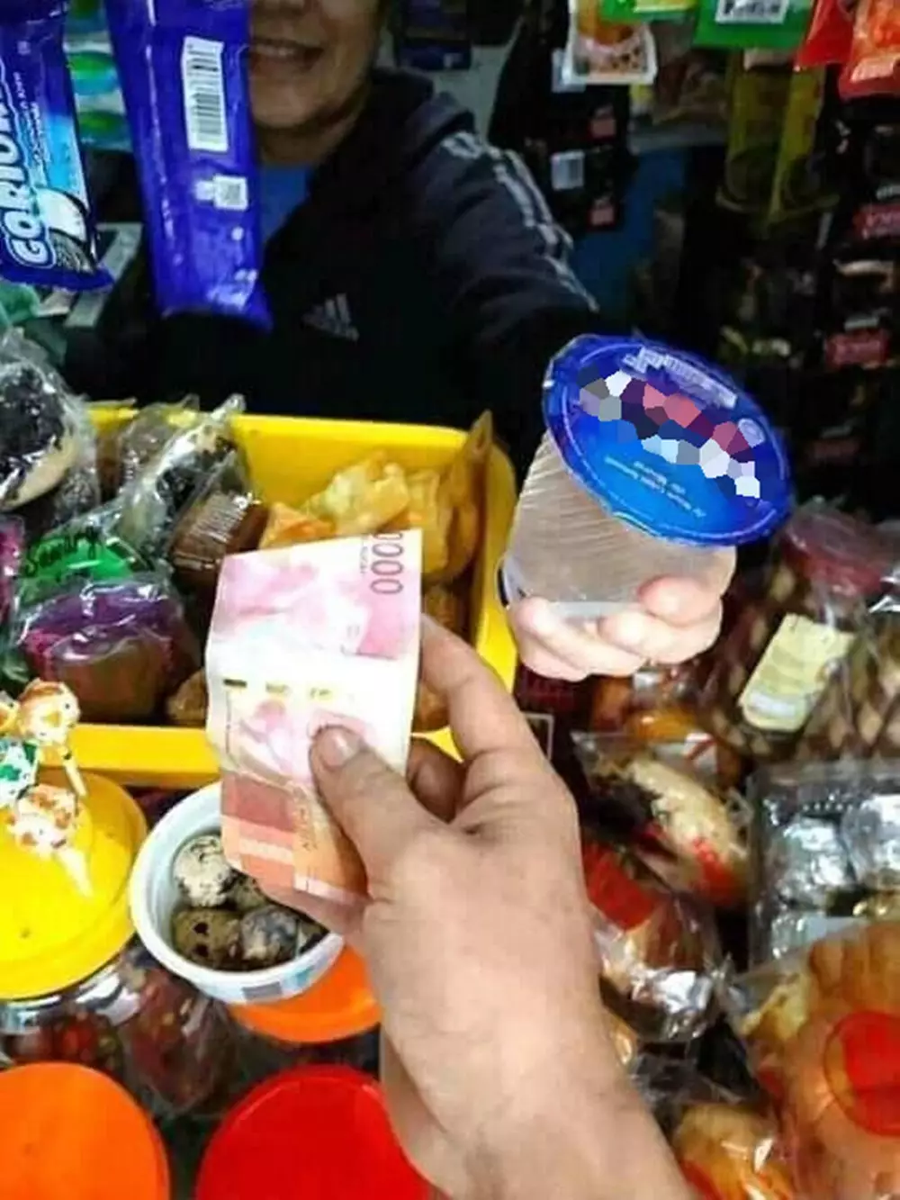 aksi kocak pembeli © 2021 berbagai sumber