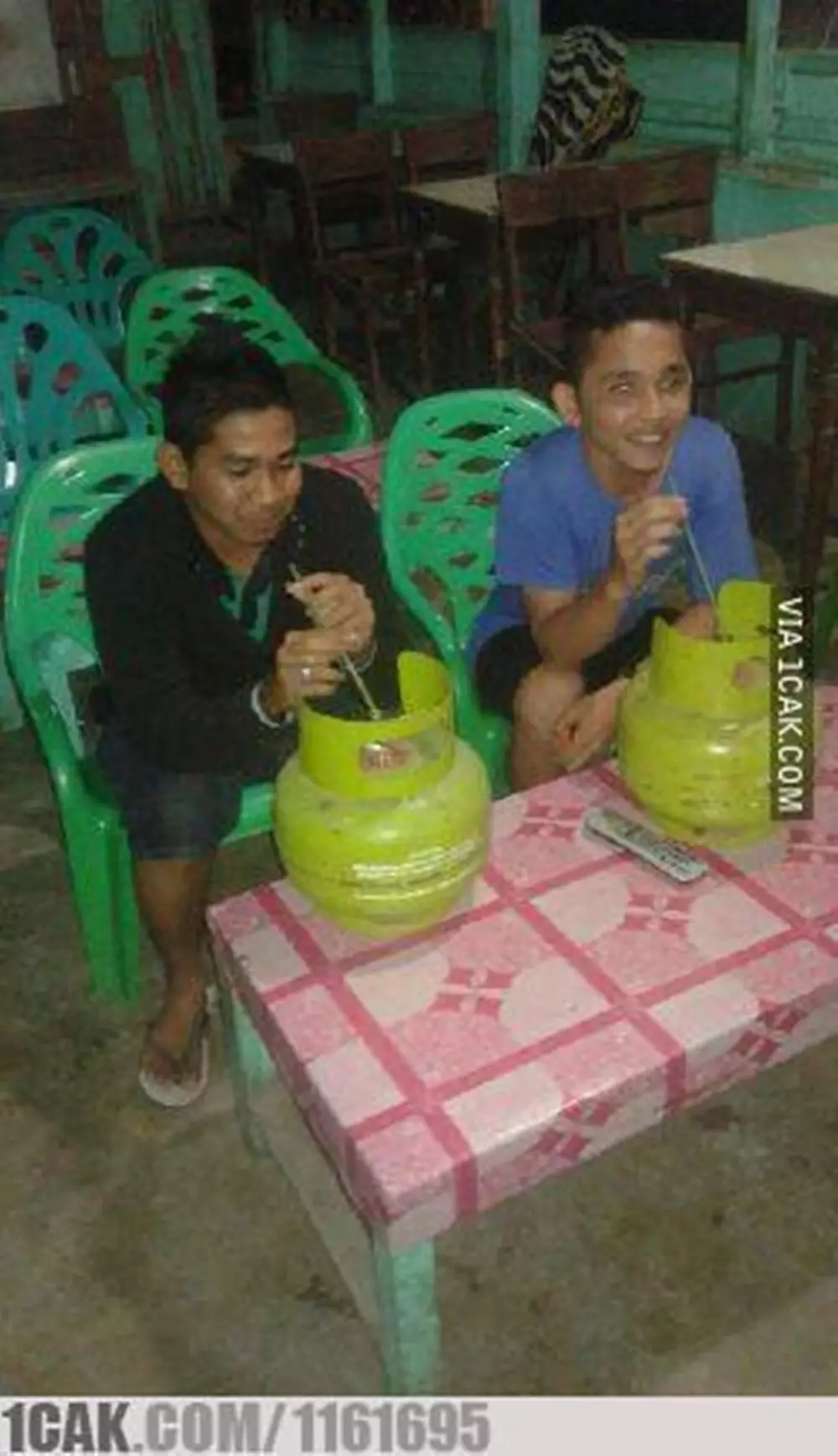 aksi kocak pembeli © 2021 berbagai sumber