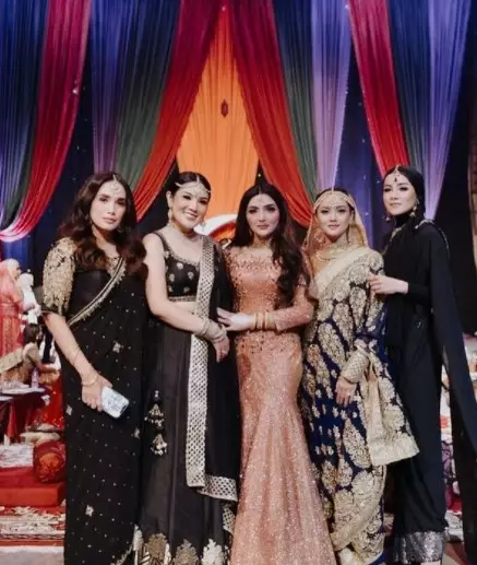 Potret persahabatan Olla Ramlan dan Nindy Ayunda dari berbagai sumber