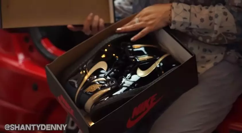 Penampakan mobil Marshel Widianto YouTube/Shanty Denny Penampakan mobil Marshel Widianto YouTube/Shanty Denny