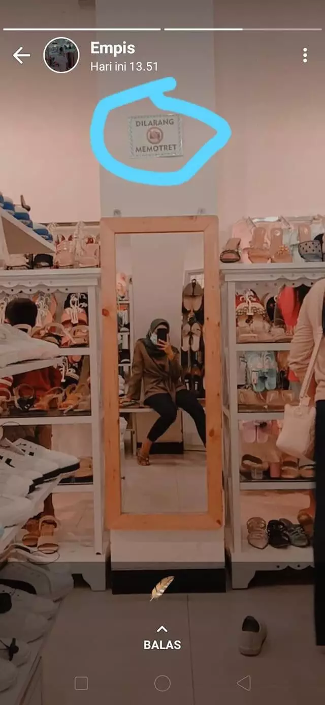 Status lucu cewek di WA © Twitter