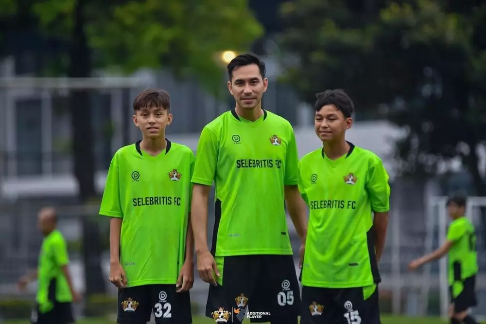 presenter pria hits momong anak dari berbagai sumber presenter pria hits momong anak dari berbagai sumber