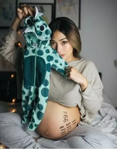 potret perut seleb digambari © 2021 brilio.net