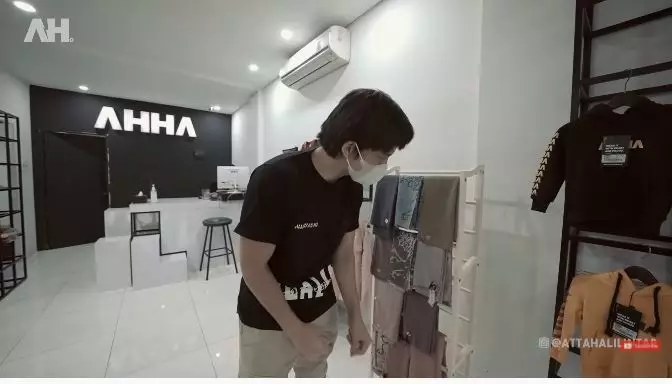 penampakan kantor atta halilintar © YouTube penampakan kantor atta halilintar © YouTube