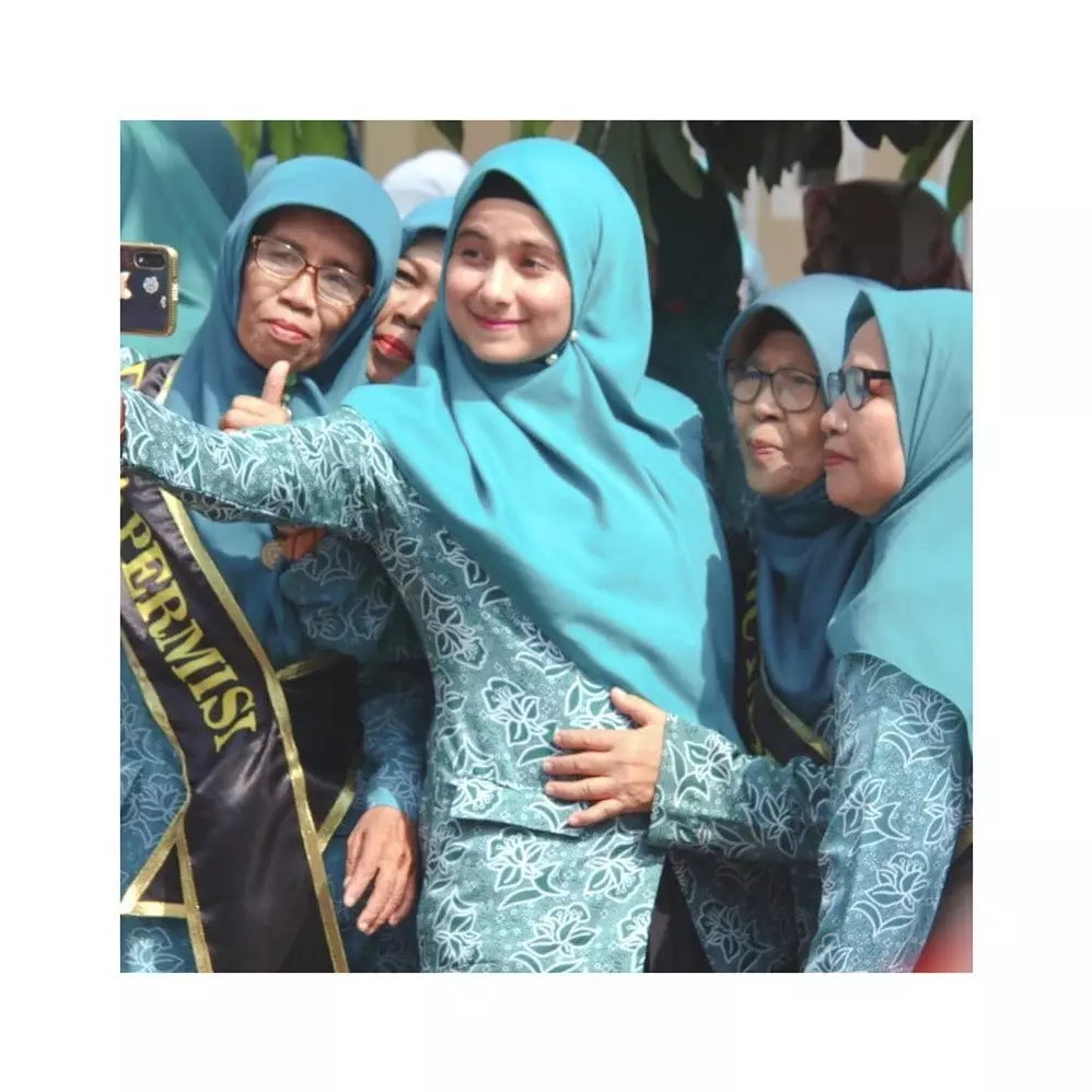 gaya seleb berseragam pkk © instagram gaya seleb berseragam pkk © instagram