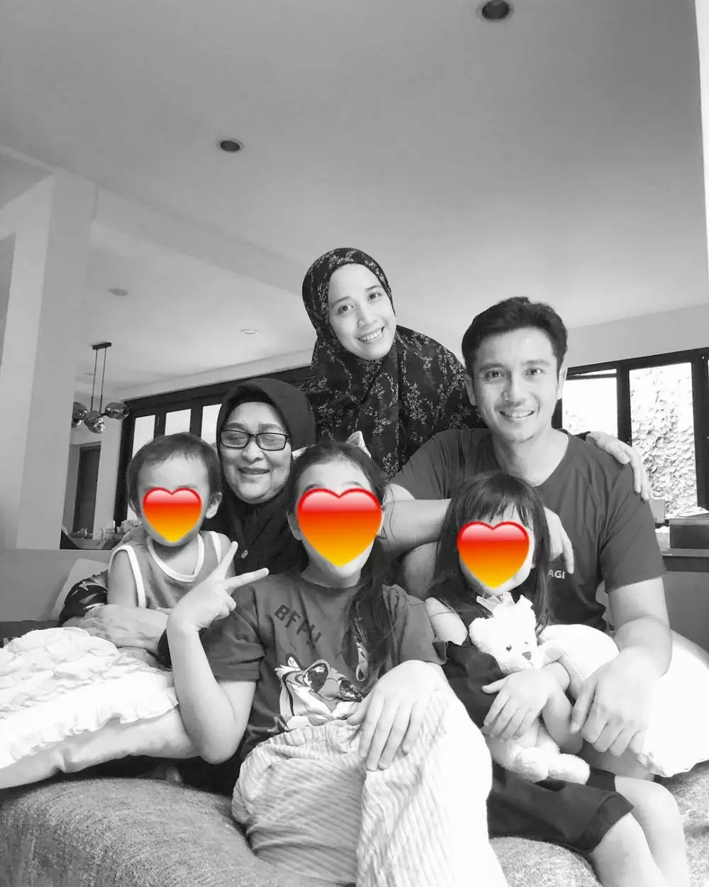 cerita seleb anak terpapar covid-19 © Instagram