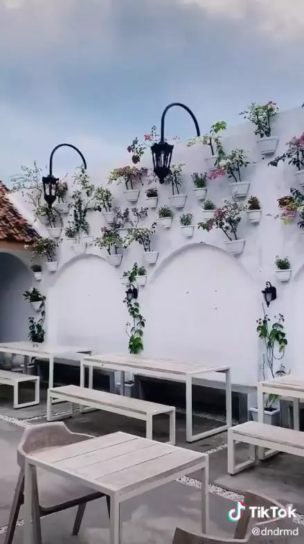 penampakan cafe zaskia adya mecca © Berbagai Sumber 