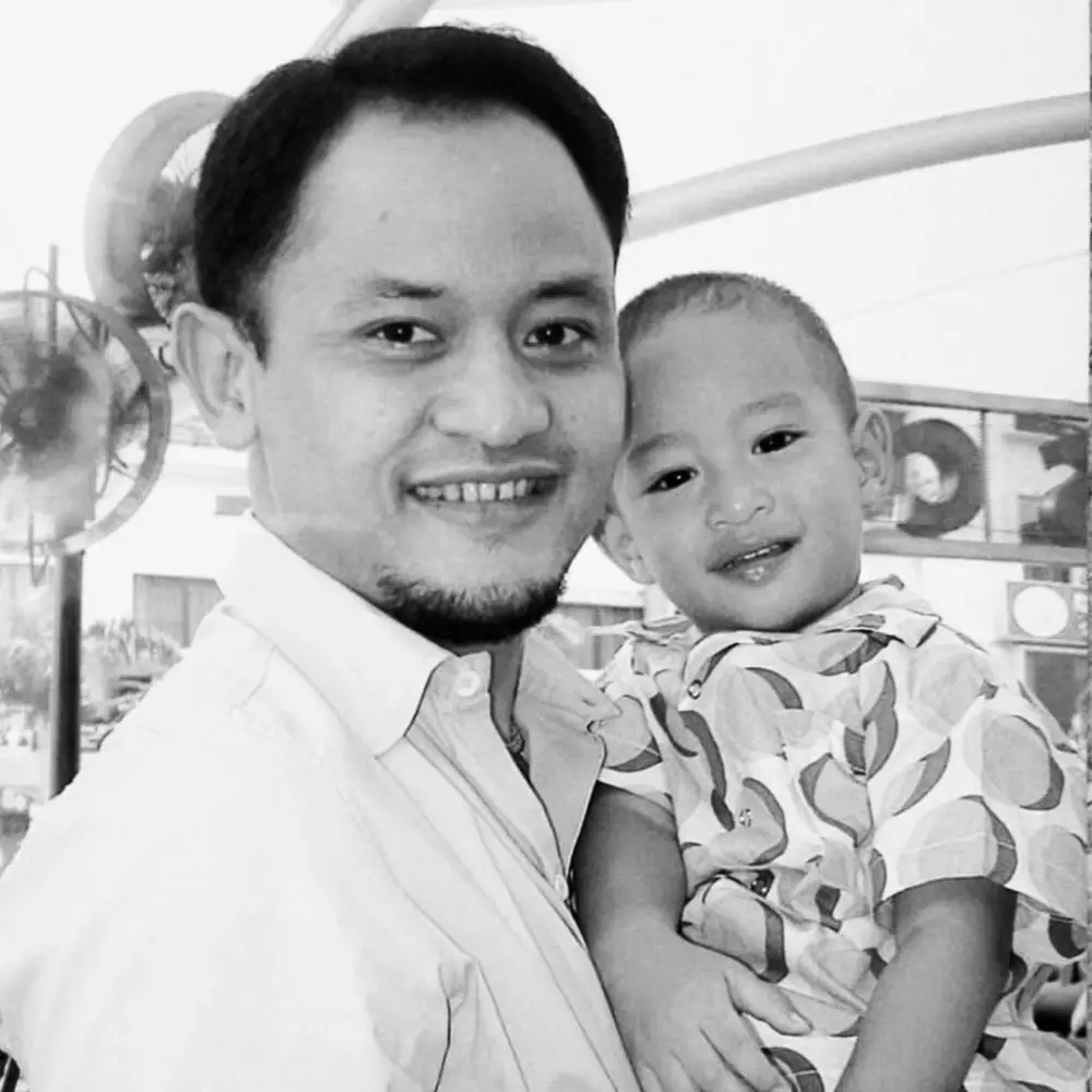 masa muda suami Iis Dahlia © 2021 brilio.net Instagram masa muda suami Iis Dahlia © 2021 brilio.net Instagram