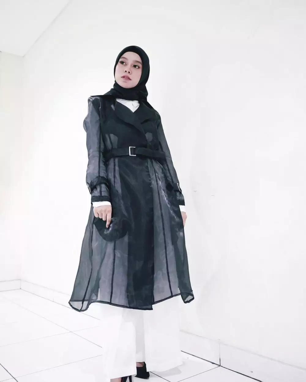Ide outfit hijab ala Lesty Kejora Instagram/@lestykejora Ide outfit hijab ala Lesty Kejora Instagram/@lestykejora