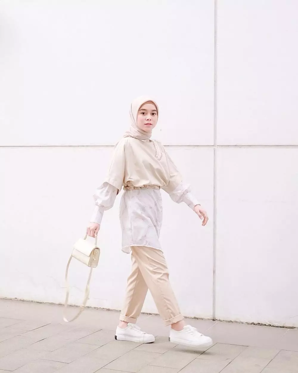 Ide outfit hijab ala Lesty Kejora Instagram/@lestykejora Ide outfit hijab ala Lesty Kejora Instagram/@lestykejora