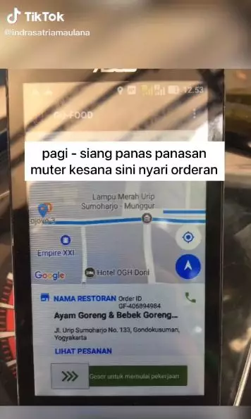 Driver Ojol kini jadi pengusaha © TikTok/@indrasatriamaulana Driver Ojol kini jadi pengusaha © TikTok/@indrasatriamaulana