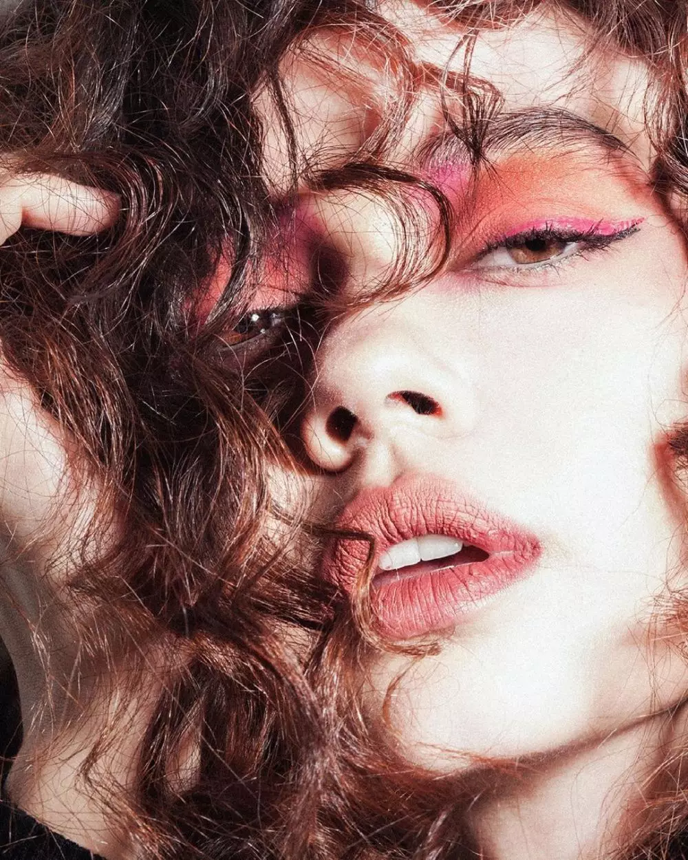 Yuki Kato rambut keriting © 2021 berbagai sumber