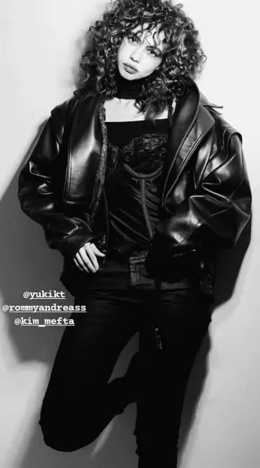 Yuki Kato rambut keriting © 2021 berbagai sumber