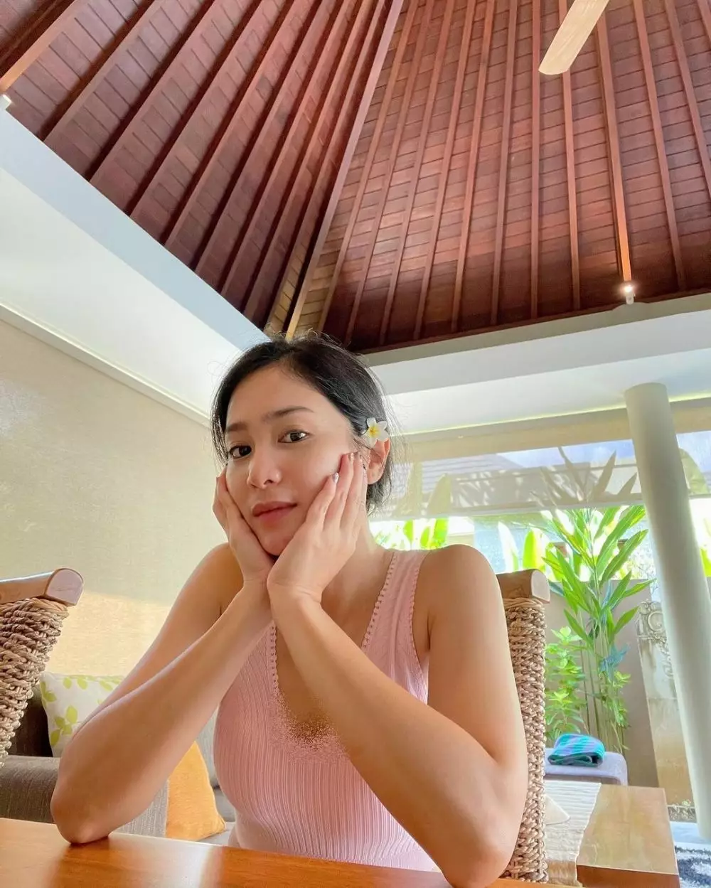 seleb istri pengusaha tanpa makeup © 2021 berbagai sumber