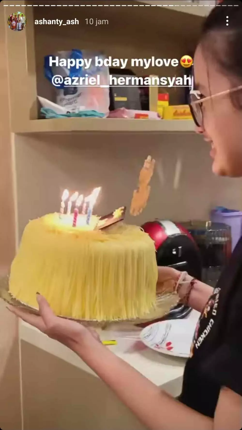 surprise ulang tahun Azriel Hermansyah © 2021 brilio.net