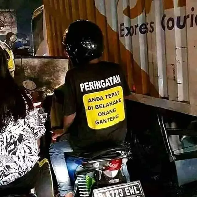 tulisan lucu baju pengendara motor © 2021 1cak.com tulisan lucu baju pengendara motor © 2021 1cak.com