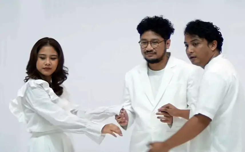 Collabonation Limina © 2021 brilio.net