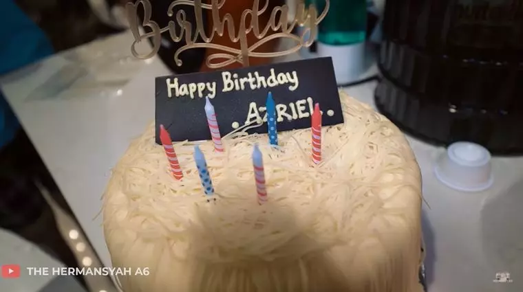 kado ultah Azriel © 2021 brilio.net kado ultah Azriel © 2021 brilio.net