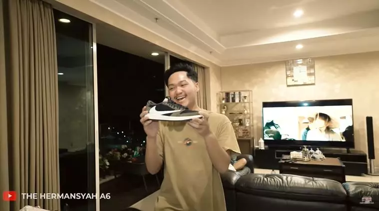 kado ultah Azriel © 2021 brilio.net kado ultah Azriel © 2021 brilio.net