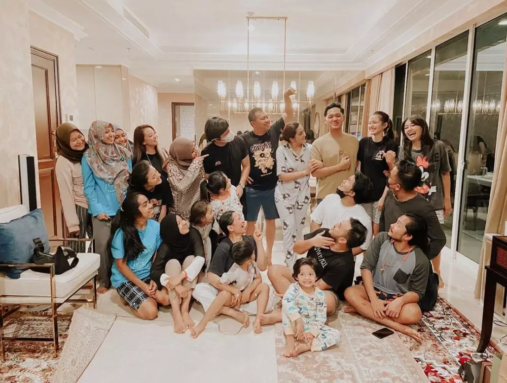 kado ultah Azriel © 2021 brilio.net kado ultah Azriel © 2021 brilio.net