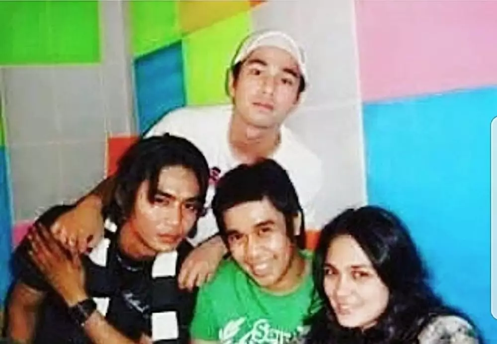 Transformasi gaya rambut Charly van Houten © 2021 brilio.net Transformasi gaya rambut Charly van Houten © 2021 brilio.net