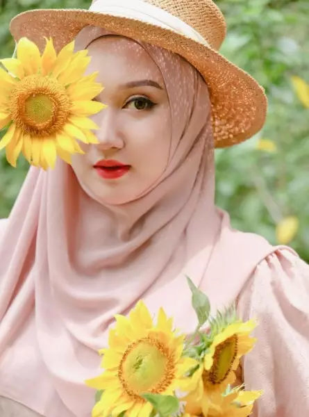 perempuan ini juga disebut mirip Nike Ardilla © berbagai sumber