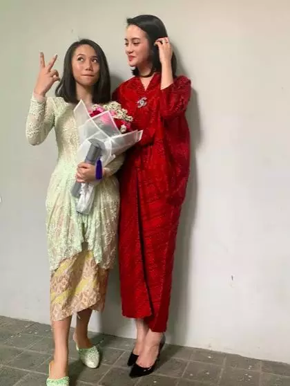 gaya seleb dampingi anak wisuda SMP © 2021 brilio.net