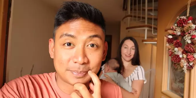 Pria Sunda menikahi bule Jerman ini pilih tinggal di tengah hutan © YouTube/Kesa Lisa