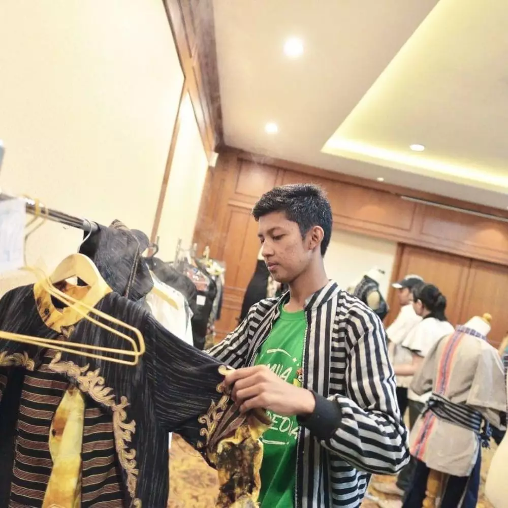 lulusan smk otomotif jadi fashion desainer © 2021 Instagram