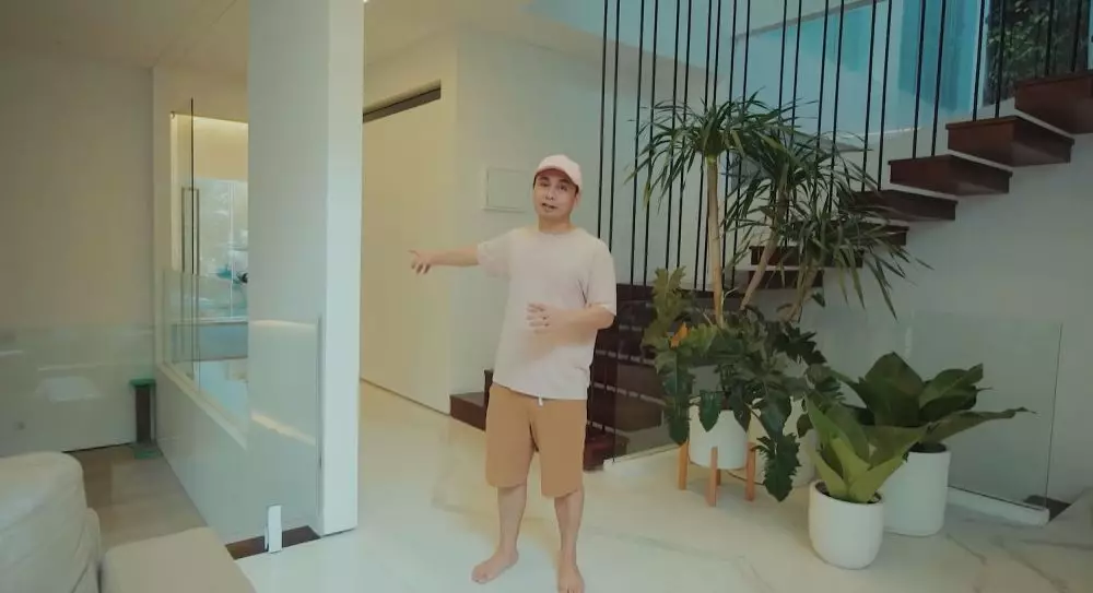 rumah terbaru Raditya Dika © YouTube