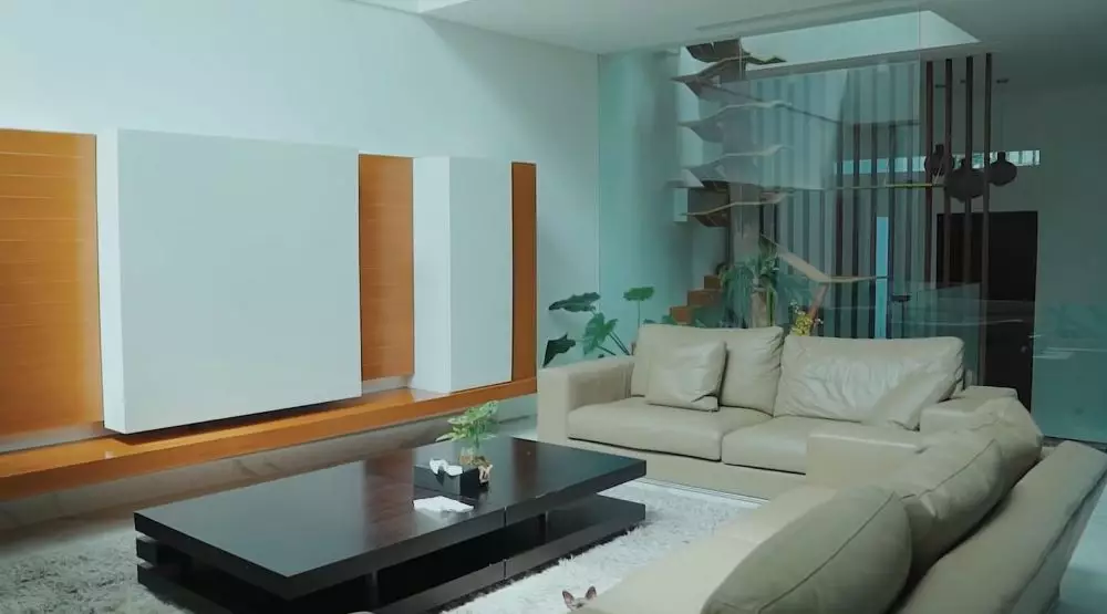 rumah terbaru Raditya Dika © YouTube