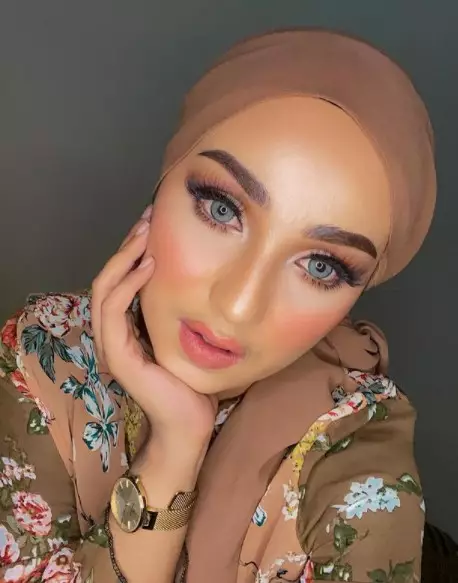 Potret wanita berseragam persit yang jadi sorotan © Instagram/@mitharsw_