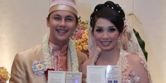 potret lawas pernikahan presenter cantik © KapanLagi.com