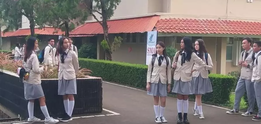 Potret terbaru pemain Sinetron 'Dari Jendela SMP © berbagai sumber Potret terbaru pemain Sinetron 'Dari Jendela SMP © berbagai sumber