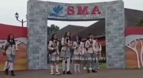 Potret terbaru pemain Sinetron 'Dari Jendela SMP © berbagai sumber