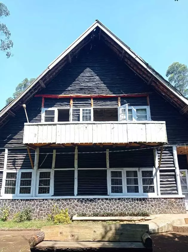 rumah di film Pengabdi Setan © kapanlagi.com rumah di film Pengabdi Setan © kapanlagi.com