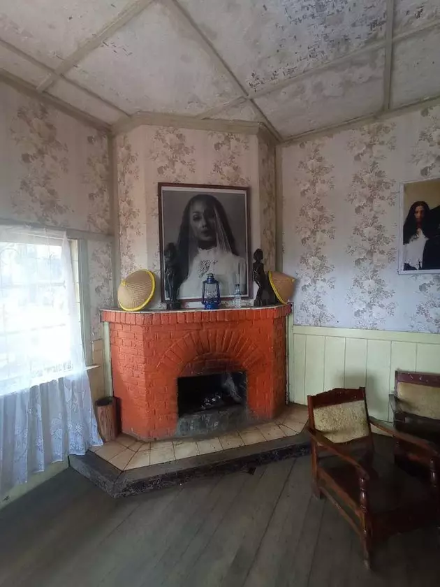 rumah di film Pengabdi Setan © kapanlagi.com rumah di film Pengabdi Setan © kapanlagi.com