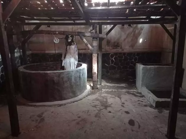 rumah di film Pengabdi Setan © kapanlagi.com rumah di film Pengabdi Setan © kapanlagi.com