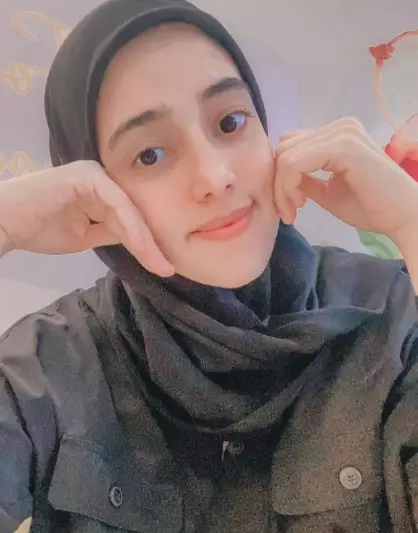 Potret istri presenter tanpa makeup dari berbagai sumber Potret istri presenter tanpa makeup dari berbagai sumber