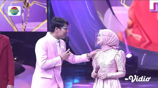 Tanggal pernikahan Lesty Kejora dan Rizky Billar © 2021 brilio.net Tanggal pernikahan Lesty Kejora dan Rizky Billar © 2021 brilio.net