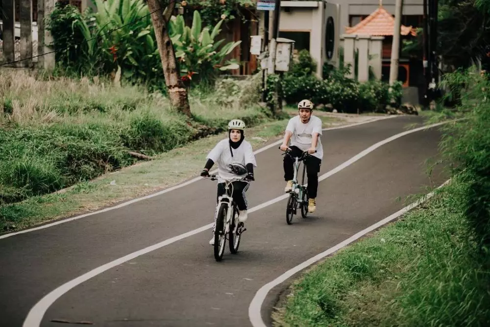 Potret kenangan Ratu Annisa bareng suami © 2021 brilio.net Potret kenangan Ratu Annisa bareng suami © 2021 brilio.net