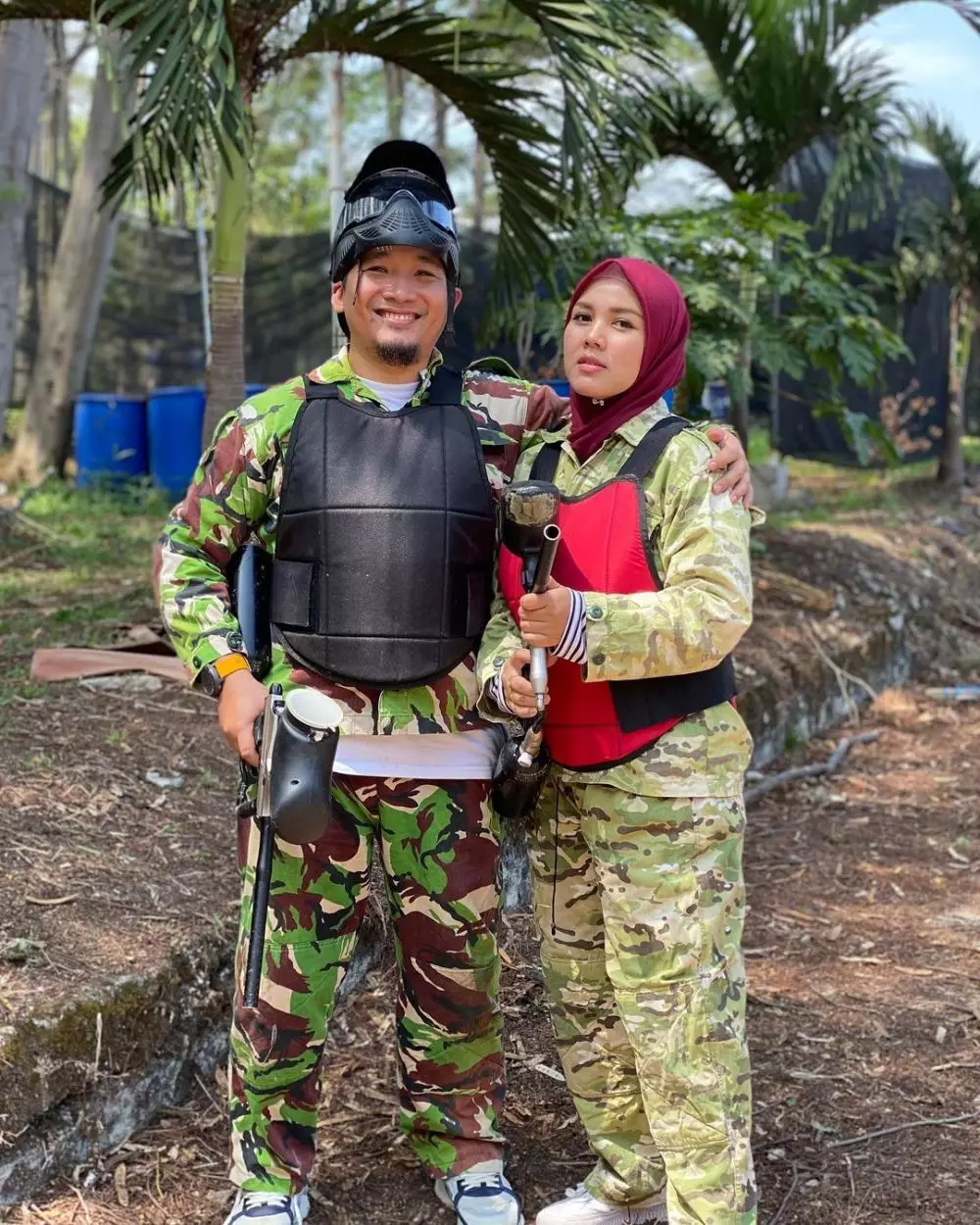 Potret kenangan Ratu Annisa bareng suami © 2021 brilio.net Potret kenangan Ratu Annisa bareng suami © 2021 brilio.net