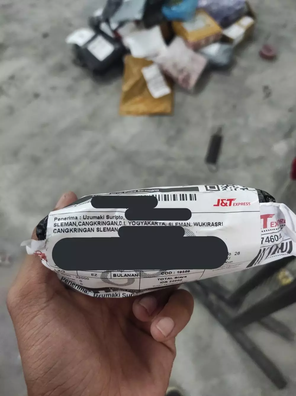 penerima paket pakai karakter lucu © 2021 twitter.com penerima paket pakai karakter lucu © 2021 twitter.com