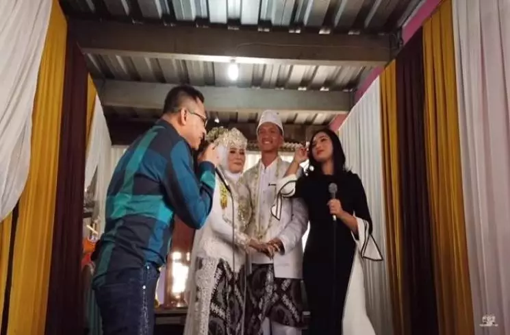 seleb ke pernikahan karyawan © 2021 brilio.net