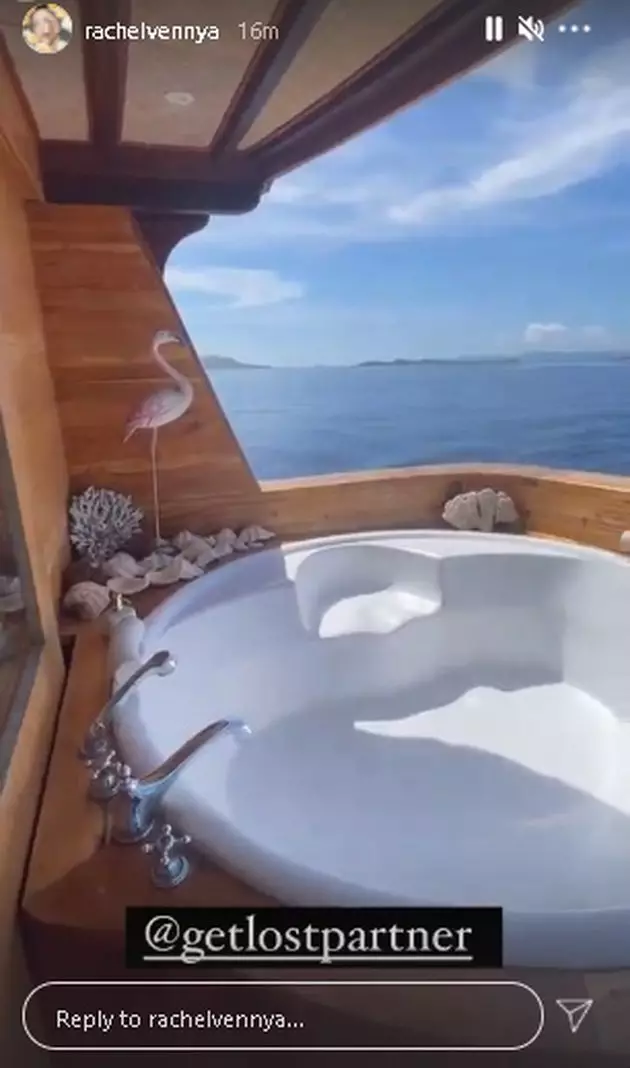 Potret liburan Rachel Vennya di Labuan Bajo Instagram/@rachelvennya