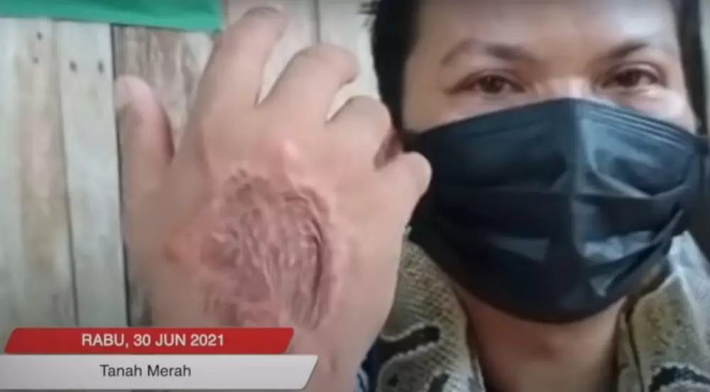 Kisah pria tolak cinta 5 wanita demi ular peliharaan YouTube/Harian Metro