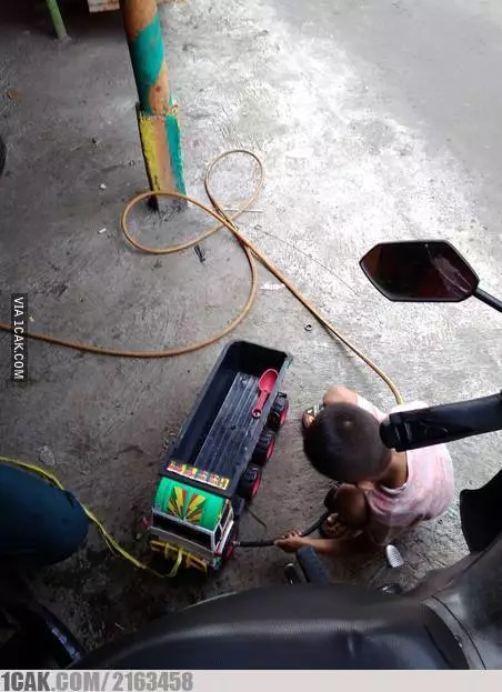 momen lucu waktu nambal ban © 2021 1cak.com momen lucu waktu nambal ban © 2021 1cak.com