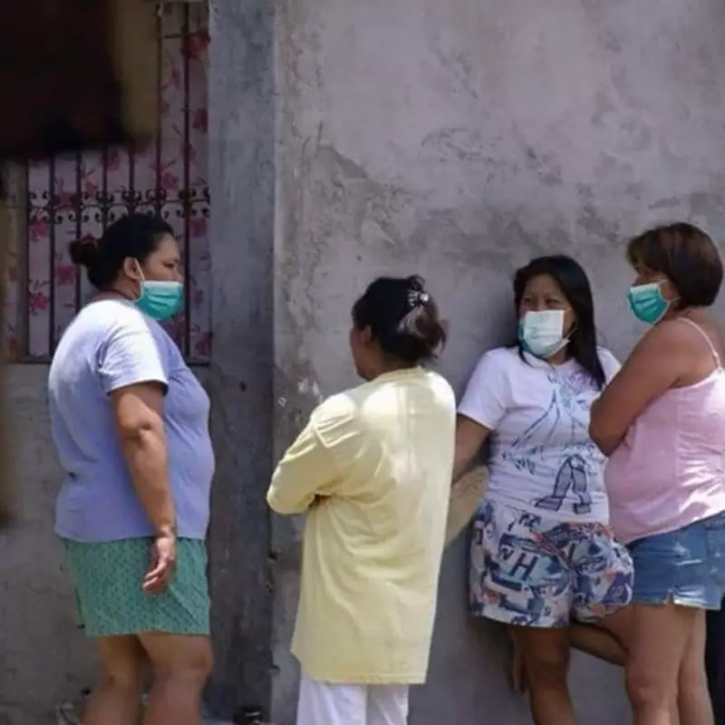 emak-emak nongkrong © 2021 berbagai sumber