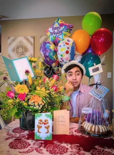 Momen Kia AFI rayakan ultah di Amerika © Instagram/@kia_suban